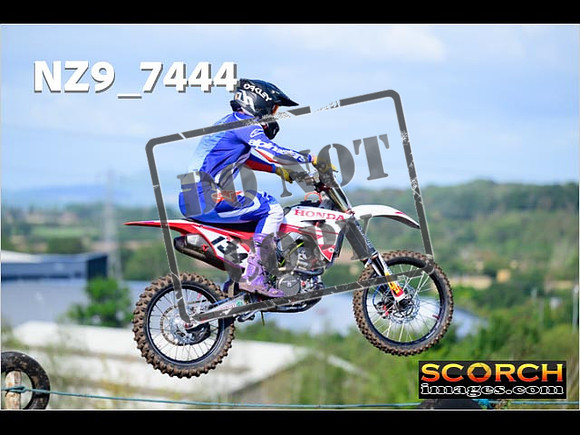 Inters-093