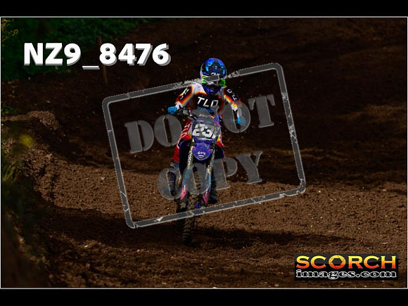 Experts-082