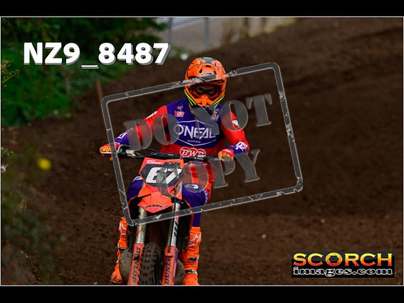 Experts-093