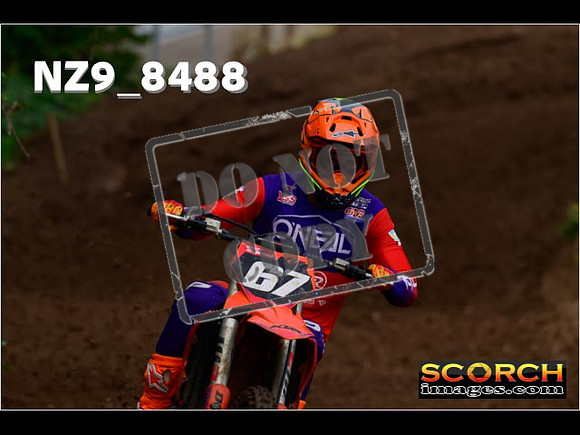 Experts-094