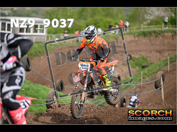 Experts-088