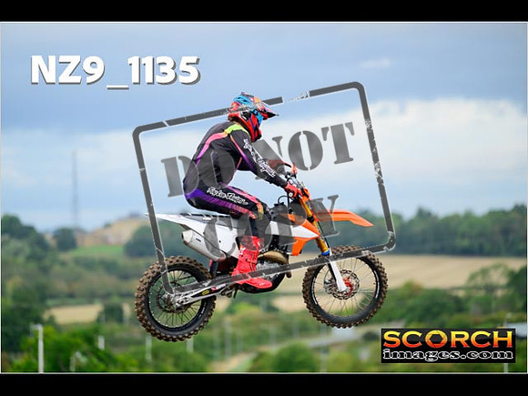Experts-055