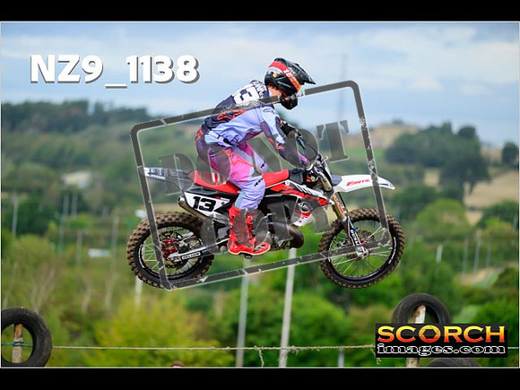 Experts-058
