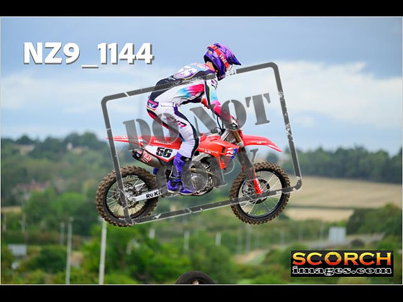 Experts-064