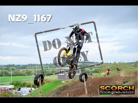 Experts-086