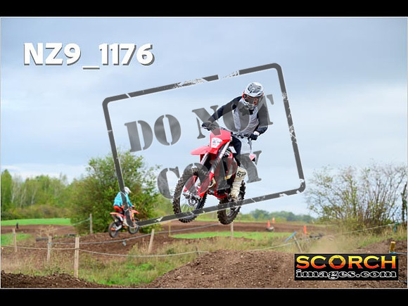 Experts-093