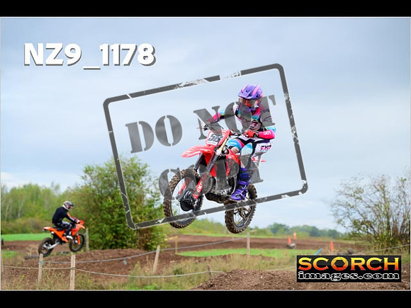 Experts-095