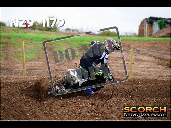 Experts-096