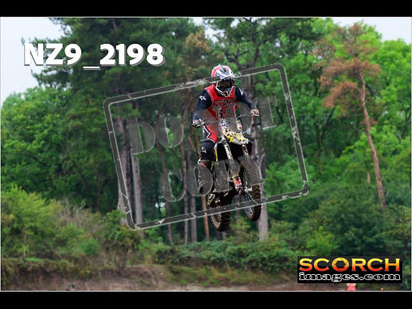 Experts-083