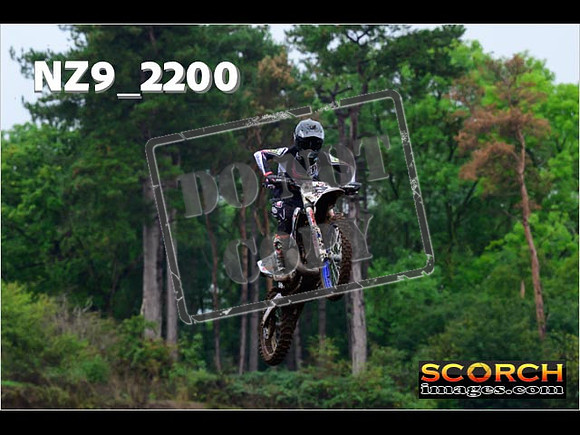 Experts-085