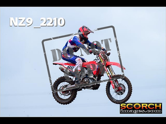 Experts-095
