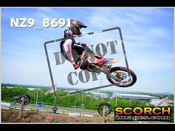Experts-036