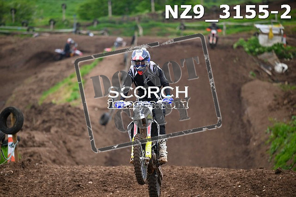 NZ9_3155-2