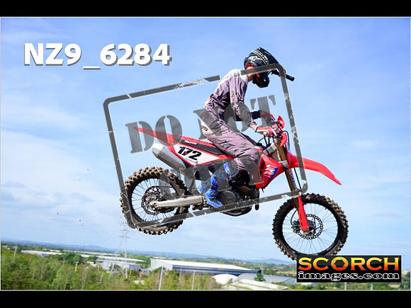 Experts-135