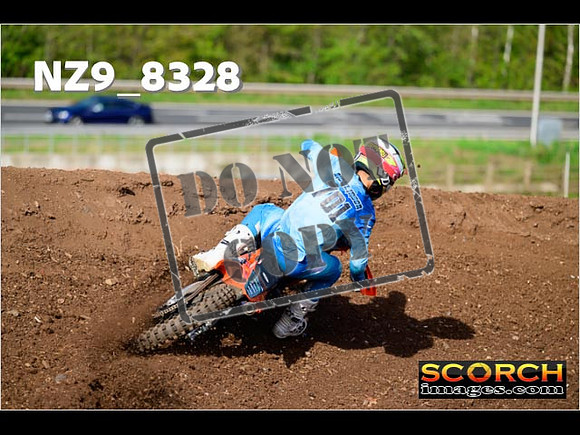Experts-096