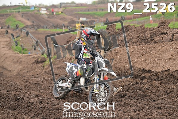 NZ9_2526