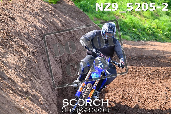 NZ9_5205-2