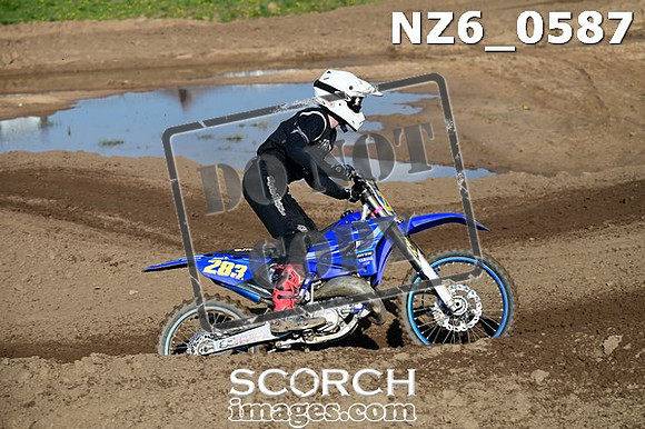 NZ6_0587