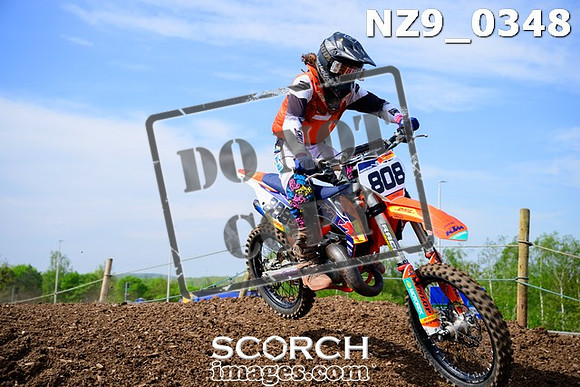NZ9_0348
