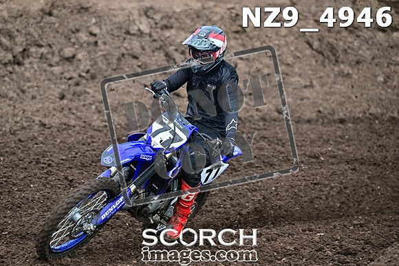 NZ9_4946
