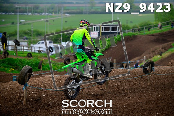 NZ9_9423