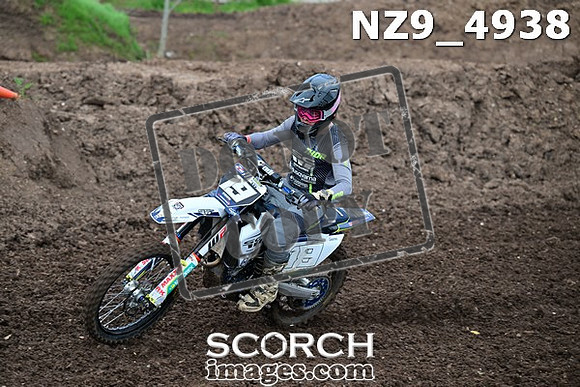 NZ9_4938