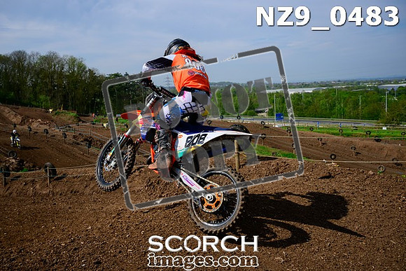 NZ9_0483
