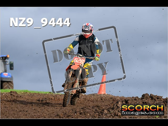 Experts-096