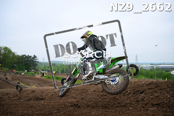 NZ9_2662