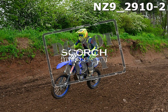 NZ9_2910-2