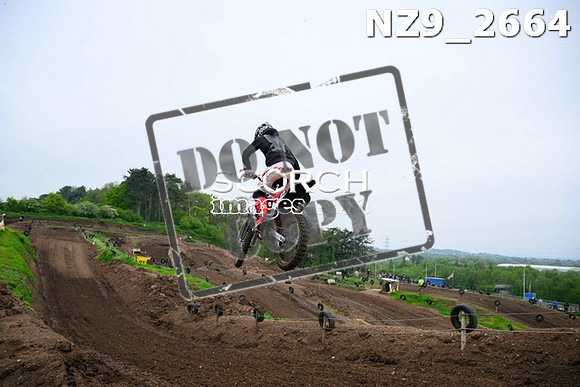 NZ9_2664