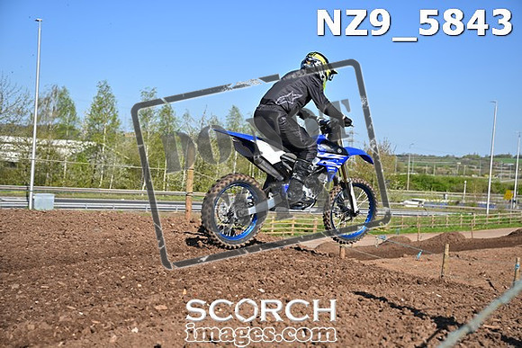 NZ9_5843
