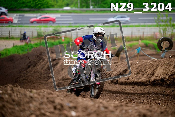 NZ9_3204