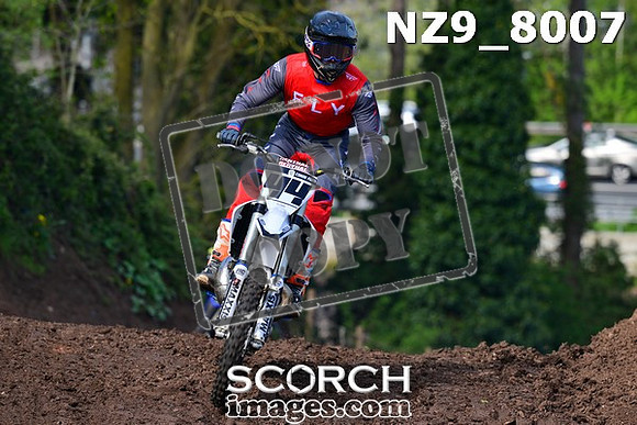 NZ9_8007