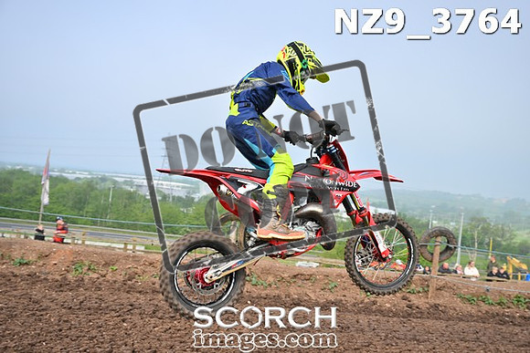 NZ9_3764