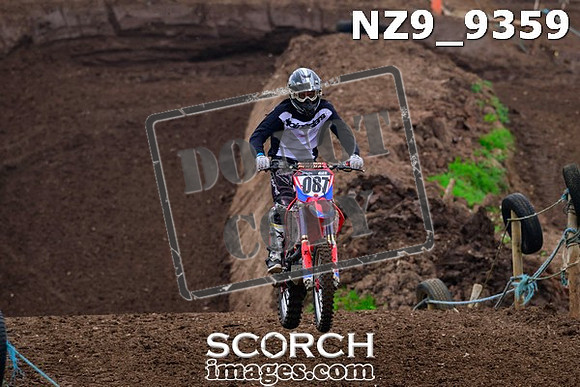 NZ9_9359