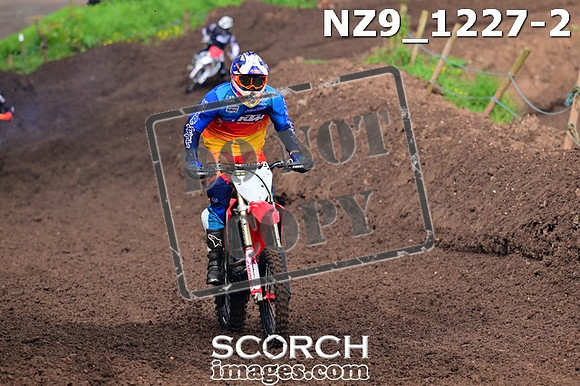 NZ9_1227-2