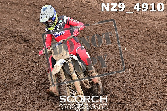 NZ9_4910
