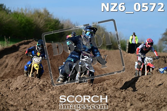 NZ6_0572