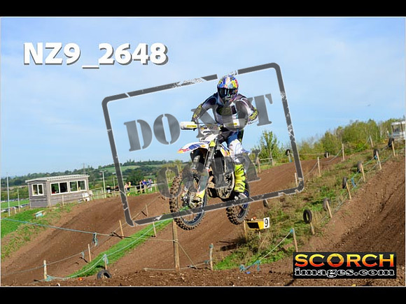 Experts-098