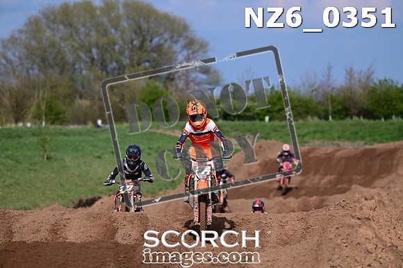 NZ6_0351