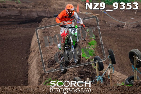 NZ9_9353
