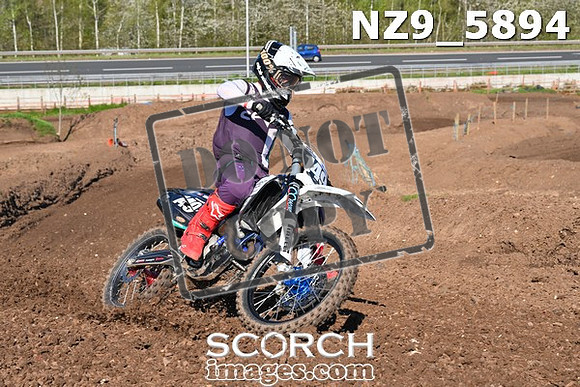 NZ9_5894