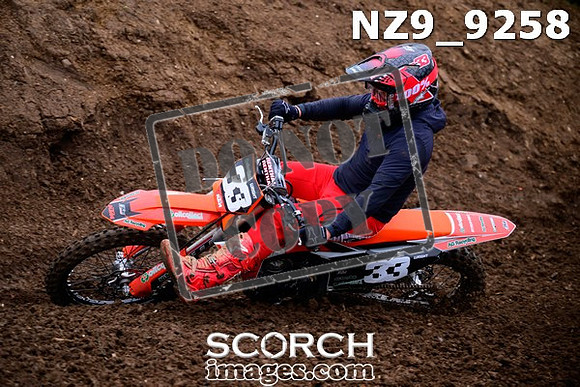 NZ9_9258