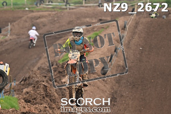 NZ9_2672
