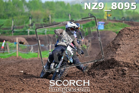 NZ9_8095