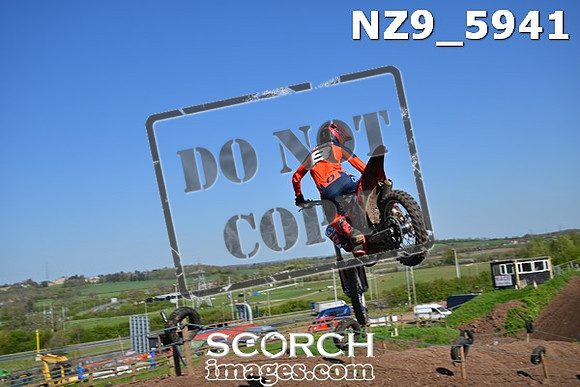 NZ9_5941