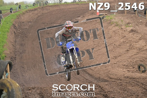 NZ9_2546