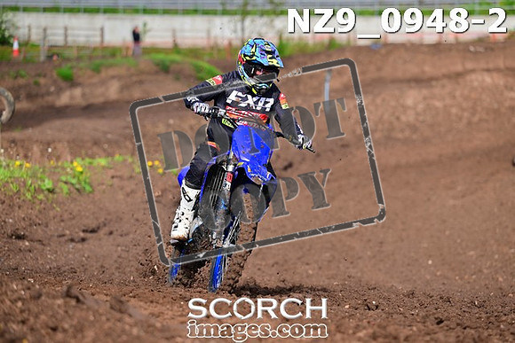 NZ9_0948-2