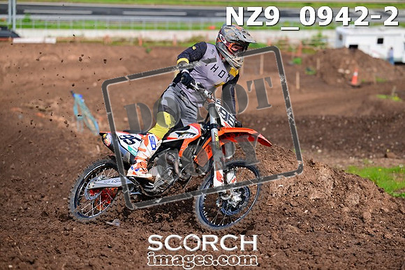 NZ9_0942-2